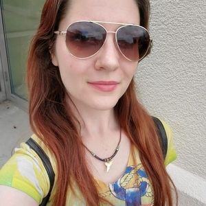 Meet your Posher, Justine